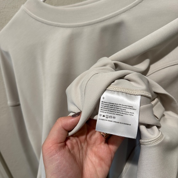 Lululemon Softstreme Perfectly Oversized Cropped Crew + Matching Shorts - Picture 7 of 11